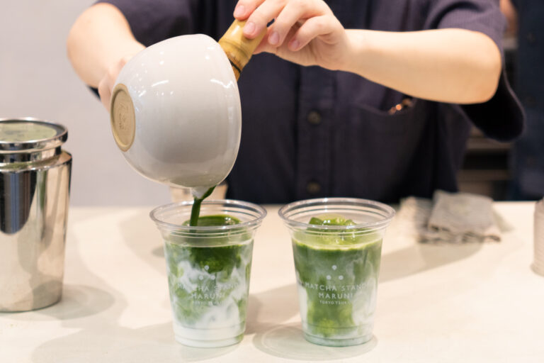 matcha and hojicha in tokyo café